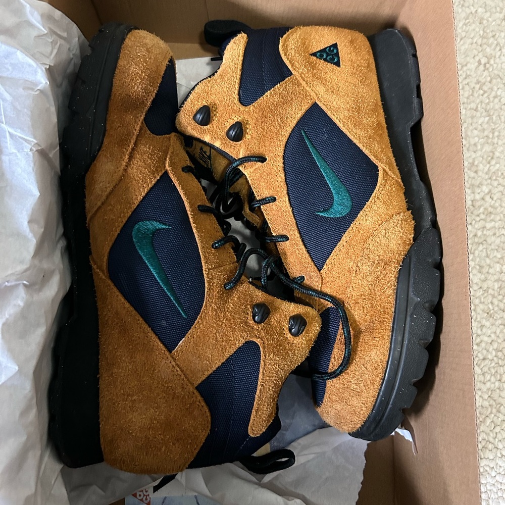 Nike ACG Torre Mid WP Size 11 - Burnt Sienna/DK Atomic Teal